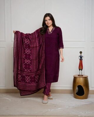 👗 Wedding Festival Special cotton kurti with embroidery work on nack With one pocket and Cotton pent with Dupatta