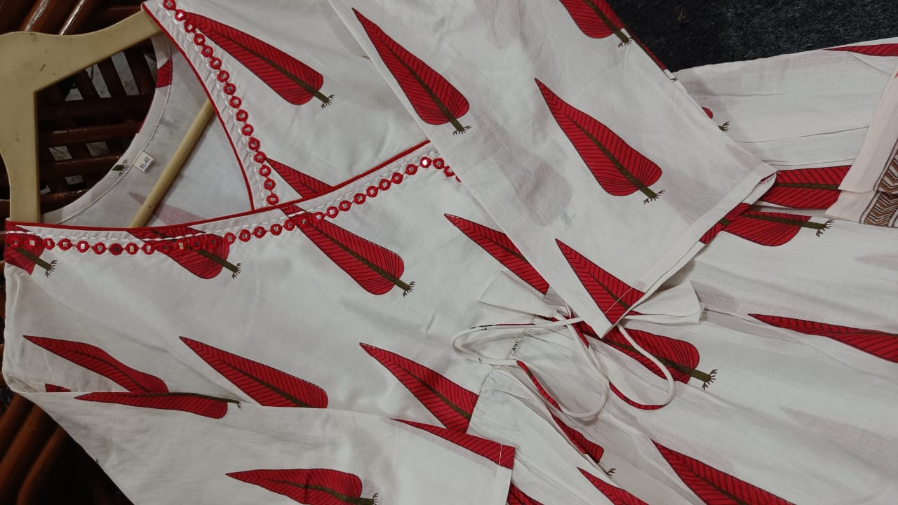 Elegant Pure Cotton Mirror Embroidered Kurti Set with Malmal Dupatta - Image 3