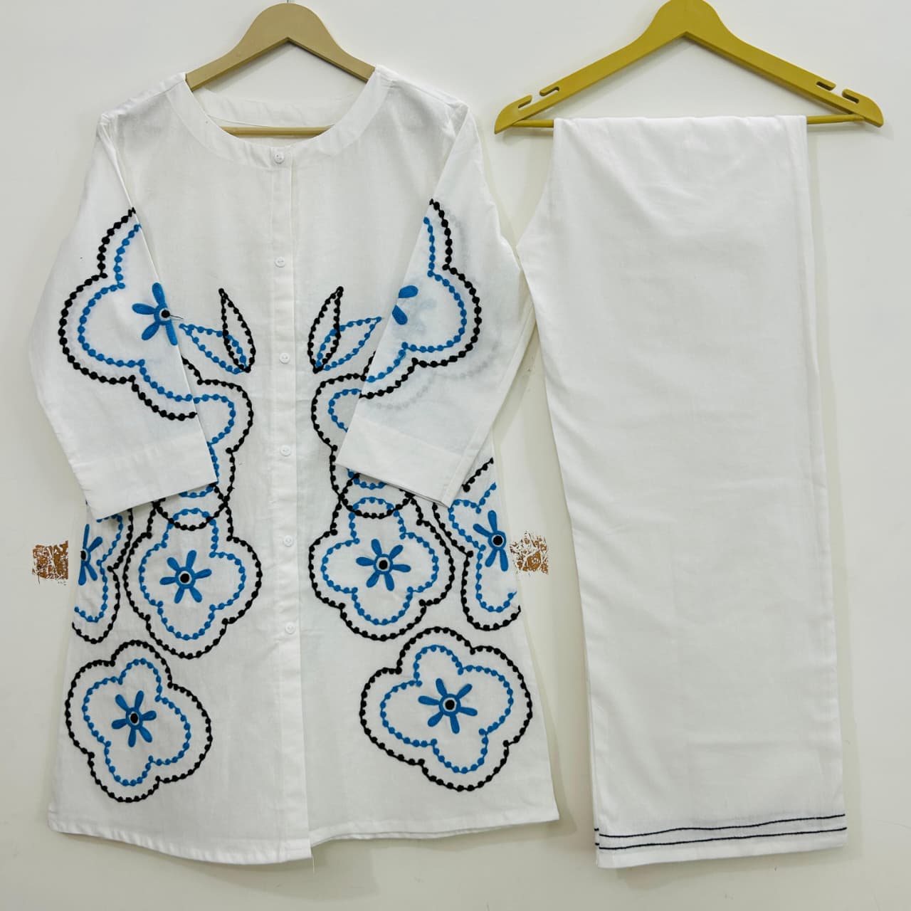 Power Pause Aari Work Kurti Palazzo Co-ord Set - Image 4